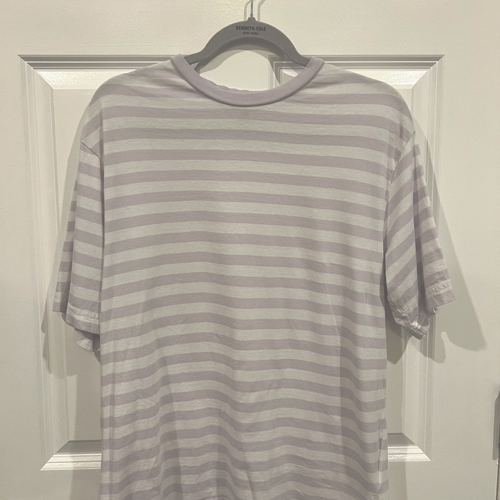 H&M Men’s Size Medium White Purple Striped T-shirt Relaxed Fit